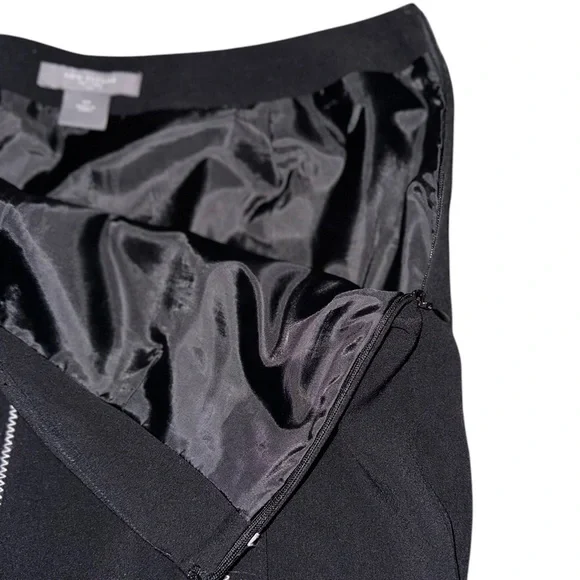 Ann Taylor | Women’s Lightweight Black/White Skirt - Size 4P - Picture 3 of 4